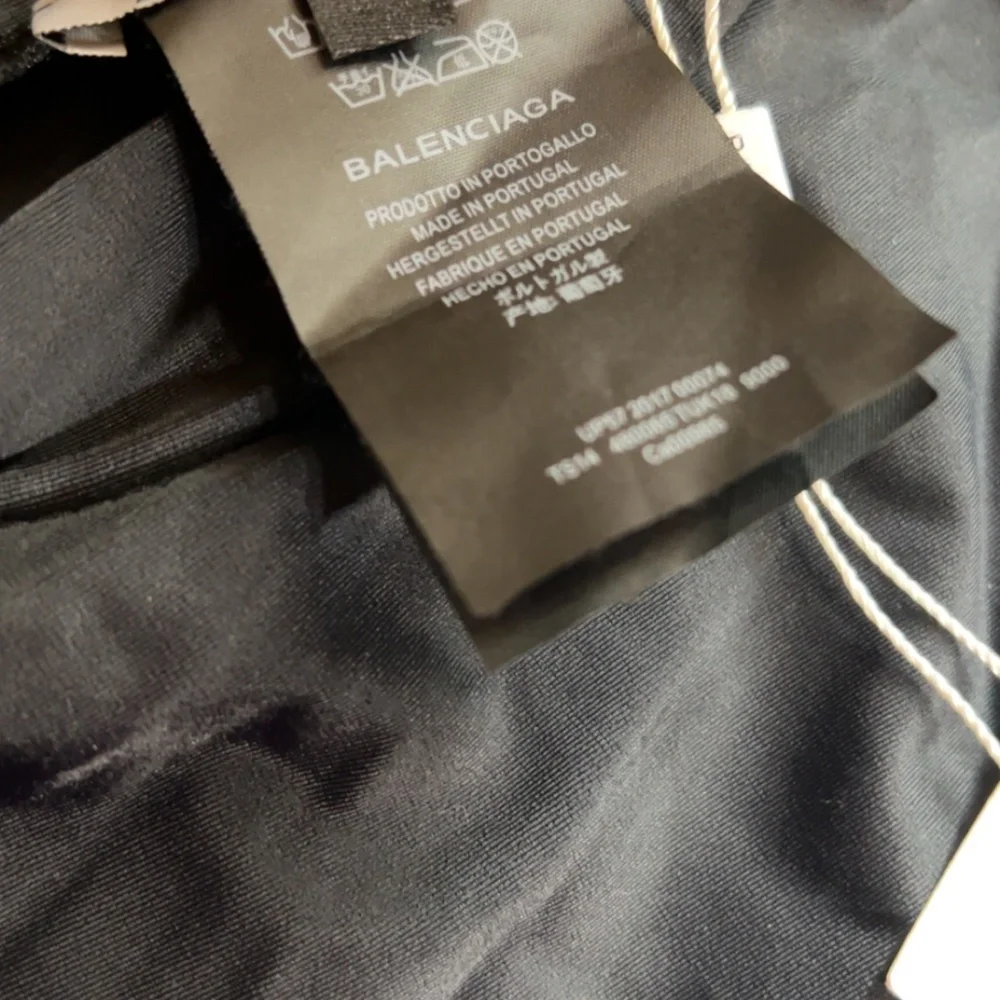 RARE Balenciaga Girls’ Yoga Set – Size S or Women’s XS – NWT Luxe Black 2-Piece - Picture 8 of 11